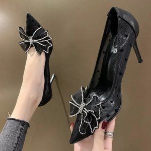 Women's lace-up fashion shoes with pointed toes and thick single shoes